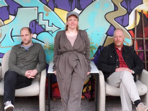 v.l.n.r.: Wolfgang Lukaschek (Aufnahme, Audio-Engineering), Sina Vogt (Produktion und Regie), Elmar Vogt (Buch, persönlicher Assistent von Frau Vogt)